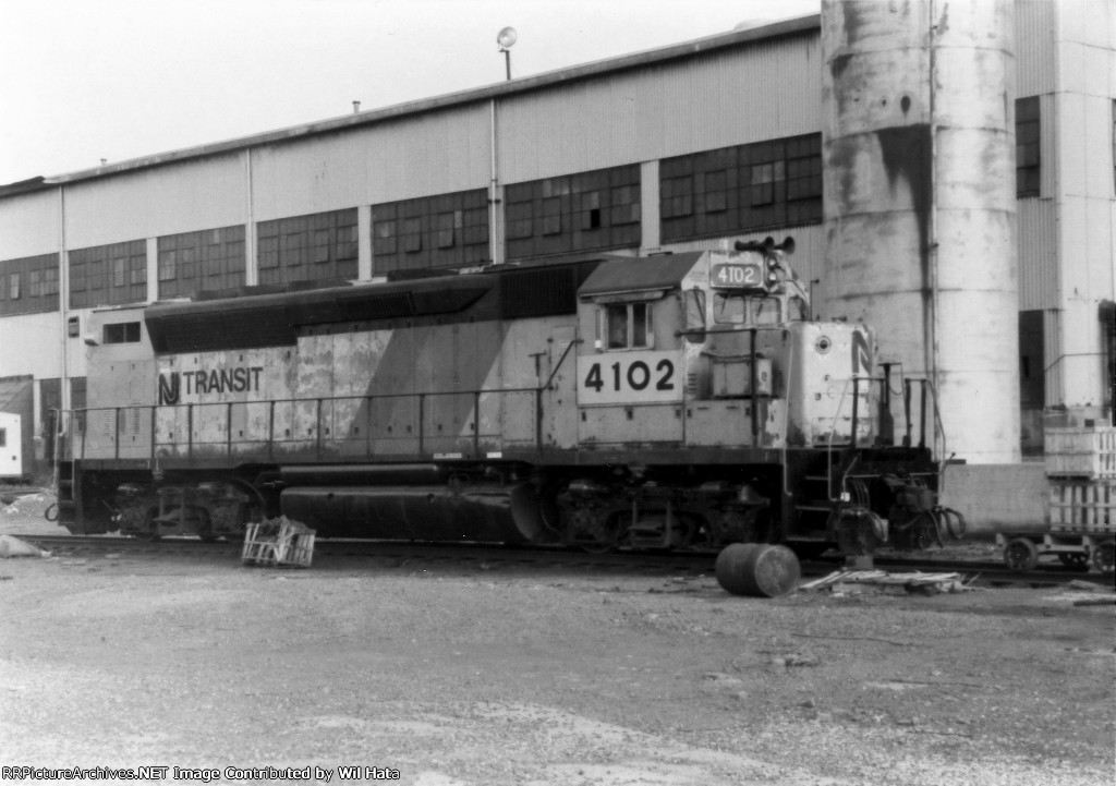 NJT GP40P 4102